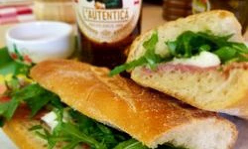 جئت إلى هنا لتناول الغداء في الرابع من يوليو.